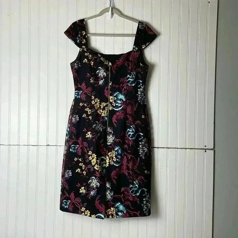 Nicole Miller Heavily Embroidered Black dress. Size 12 work party vacation date - Picture 2 of 5